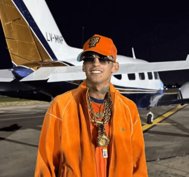 L-Gante, sin licencia de conducir tras publicar video manejando sin&nbsp;cinturón