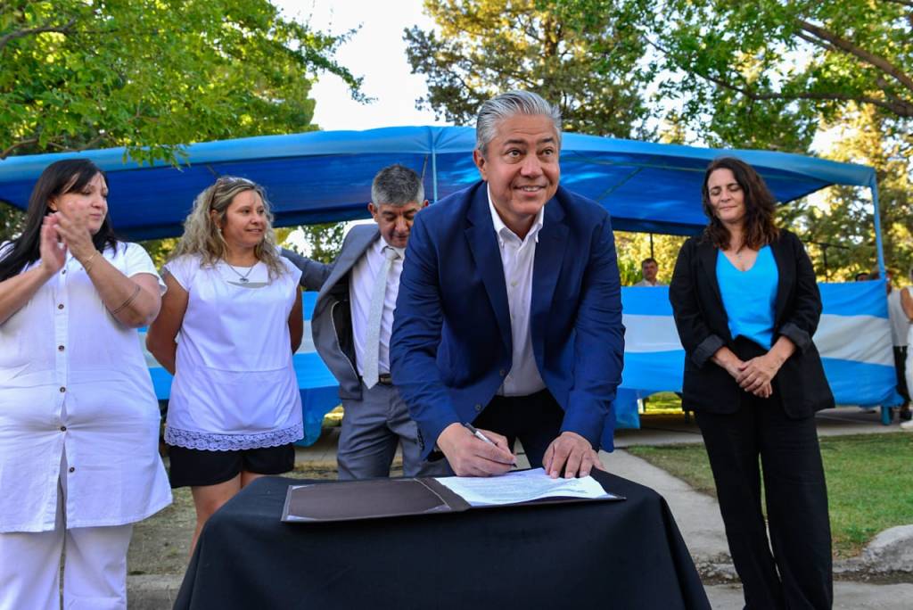 Estado presente en Neuquén: Fuerte financiamiento de Rolo Figueroa en educación pública 