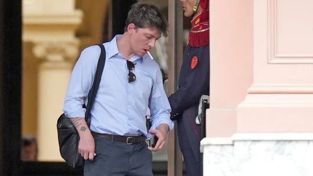 Es de Boca: Santiago Caputo, asesor clave de Milei, fue “infiltrado” al Superclásico en el&nbsp;Monumental