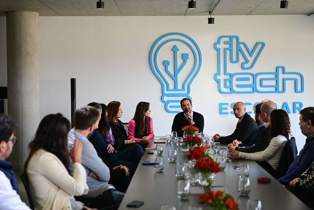 Escobar impulsa la formación en IA, programación y robótica para jóvenes y&nbsp;trabajadores