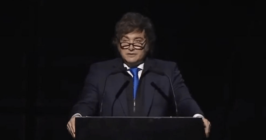 Milei ante evangélicos: “El que reparte se queda con la mejor parte, pero por suerte están cayendo&nbsp;presos”