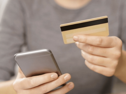 Detenida en Caballito por llevar tarjetas ajenas y un posnet: la acusan de&nbsp;estafa