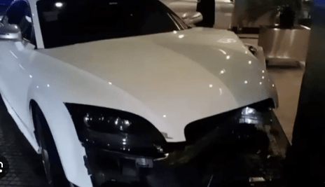 Auto de lujo impacta contra hotel en Puerto Madero y causa dos&nbsp;heridos