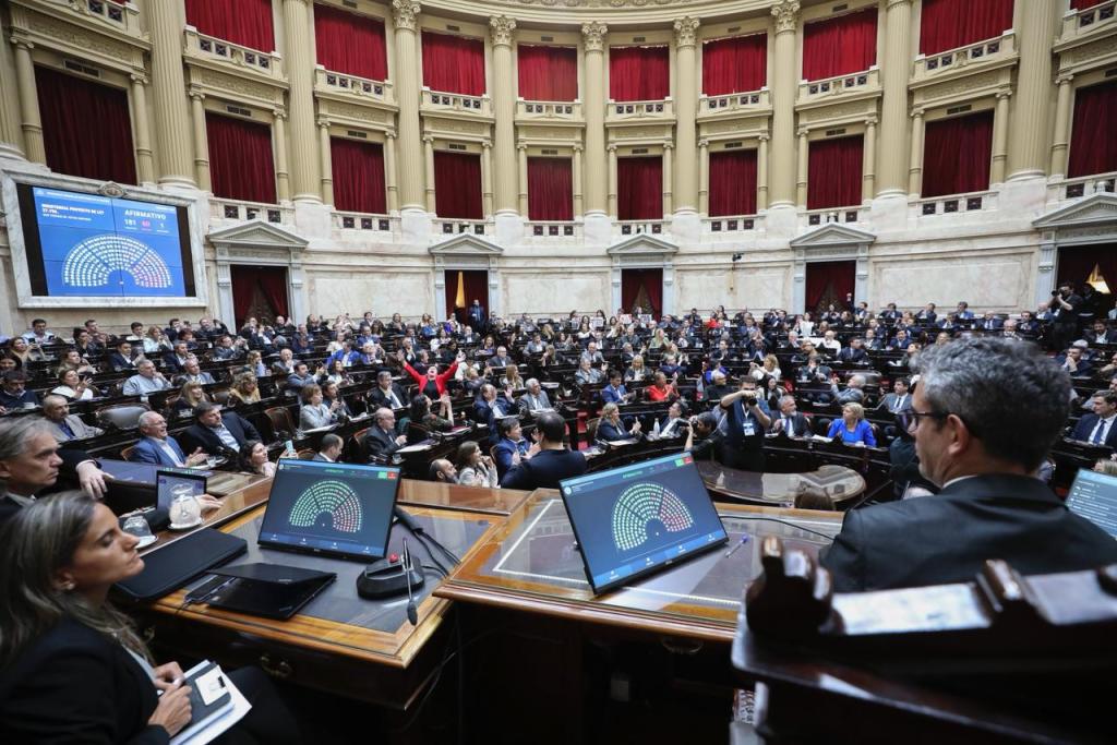Diputados remata 20 vehículos oficiales en una subasta&nbsp;electrónica