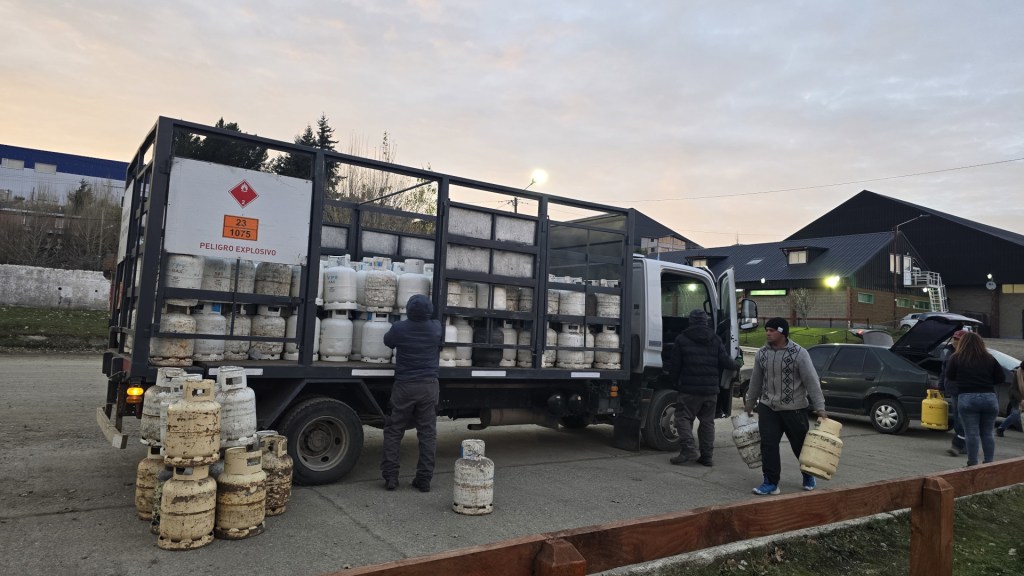 El gobierno de Weretilneck entregó 59 mil garrafas a través del programa Energía para tu Hogar en&nbsp;2025