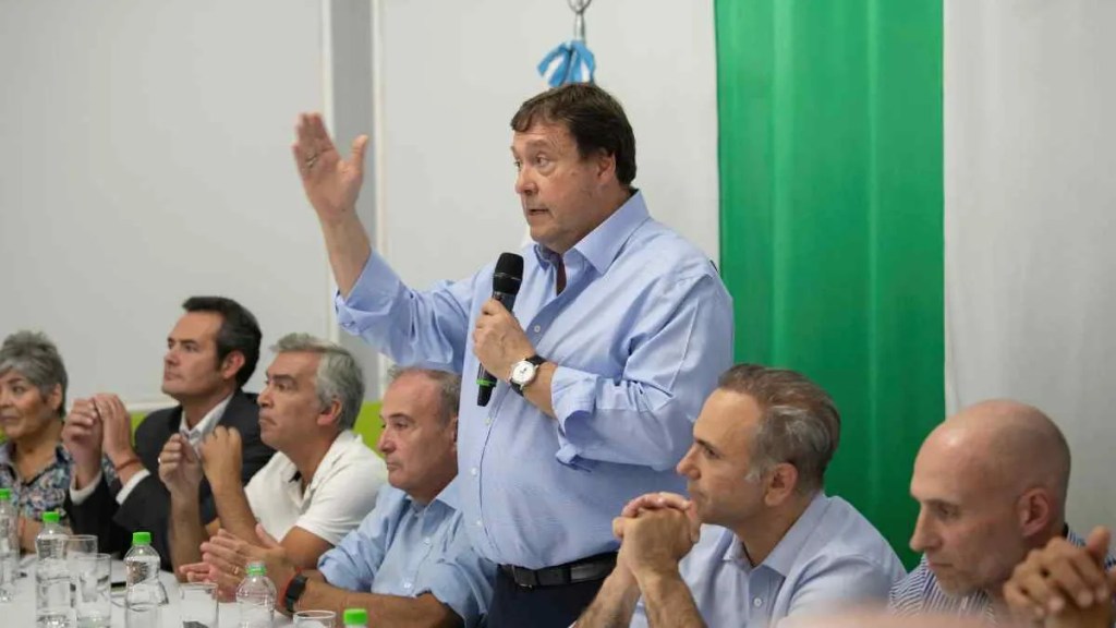 Weretilneck avanza con una paritaria que refuerza ingresos, ajusta por inflación y suma beneficios para&nbsp;estatales