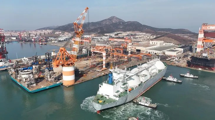 Río Negro da un salto global: el proyecto Argentina GNL sumará el buque de licuefacción más grande del mundo frente a su costa 