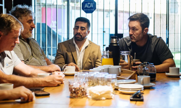 Luis Petri recorrió Mendoza y conversó con comerciantes sobre el trabajo y desarrollo&nbsp;económico