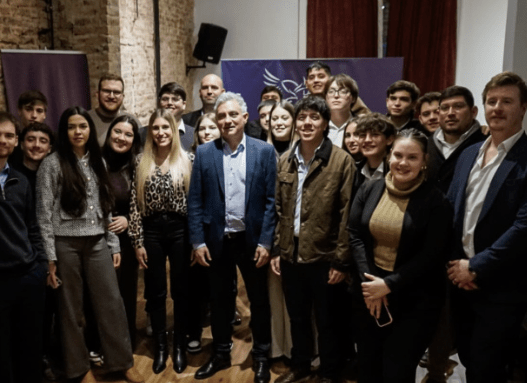 La Libertad Avanza propone bajar a 18 años la edad mínima para ser&nbsp;concejal