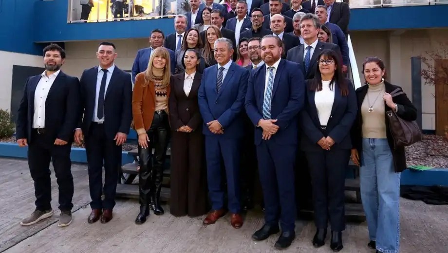 Figueroa impulsa alianza estratégica entre Neuquén y Biobío para llevar la energía de Vaca Muerta al&nbsp;Pacífico