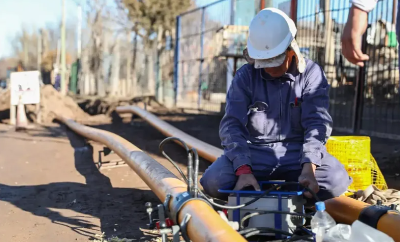 Weretilneck celebró que la obra de gas en Puente 83 está en la recta final: “Cambiará la vida de decenas de&nbsp;cipoleños”