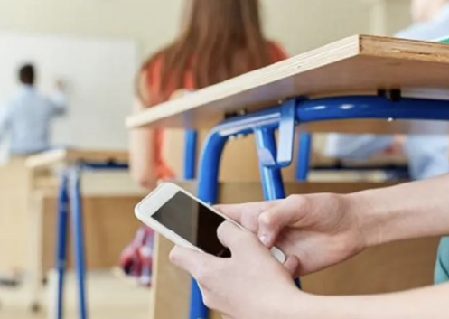 Nueva York restringe el uso de inteligencia artificial en las escuelas hasta octavo grado