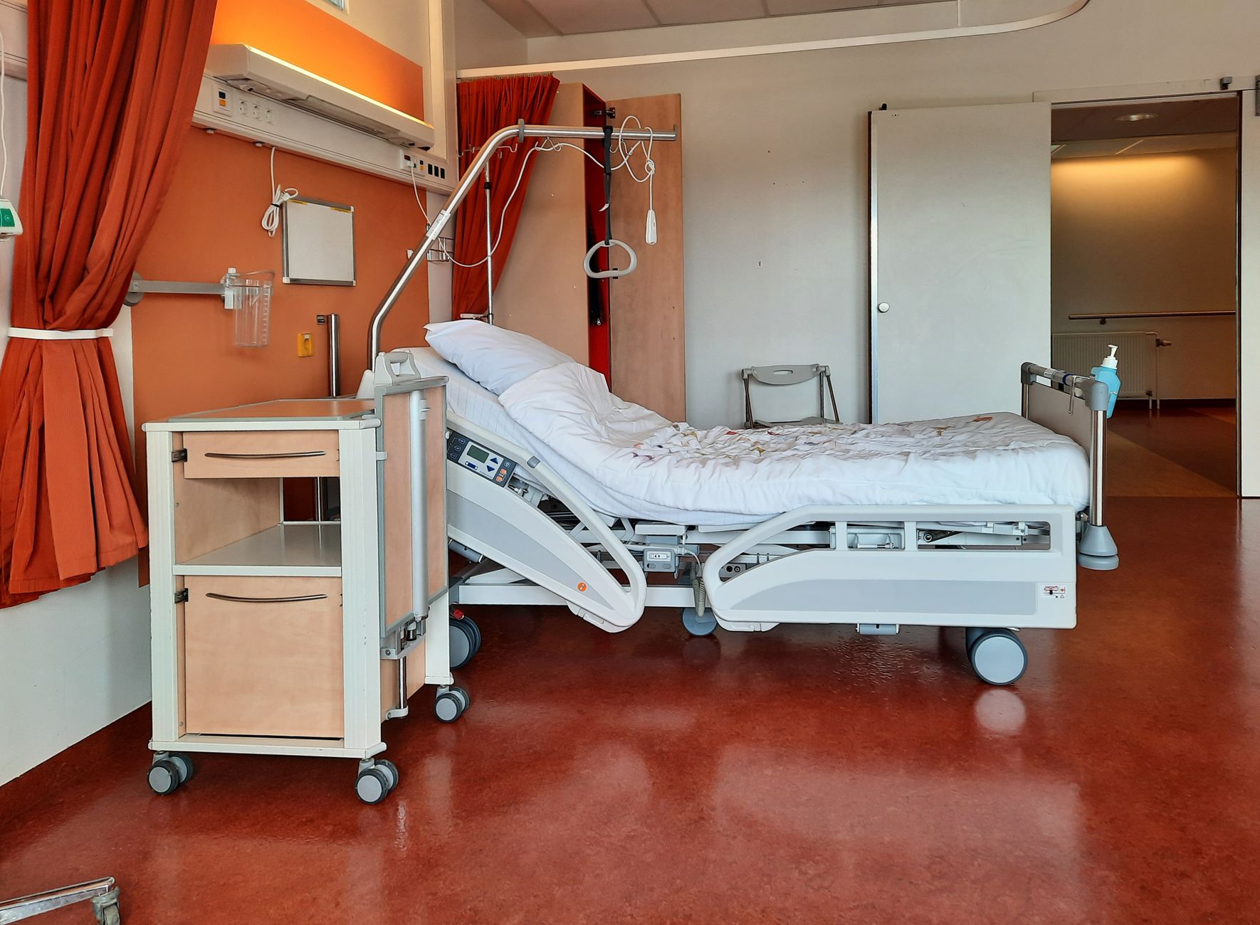 León XIV sale hoy del hospital: los médicos confirmaron su buena evolución tras la operación